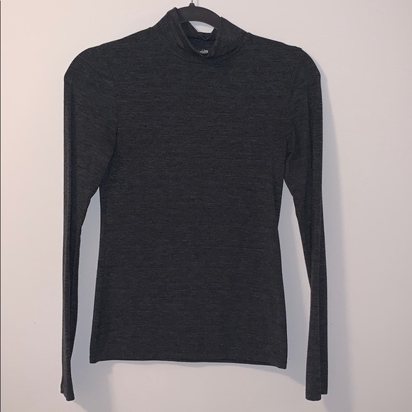 Tops - Long sleeve grey shirt
